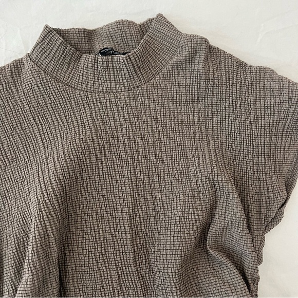 Zara Gray Textured Top - Picture 5 of 7